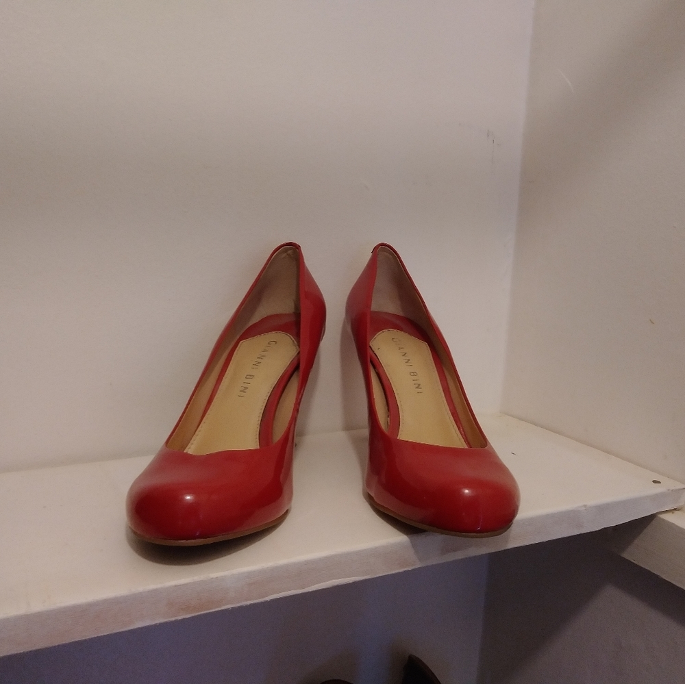 👠NWOT Gianni Bini Heels